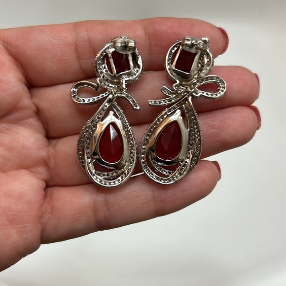 Earings - Picture 2 of 2